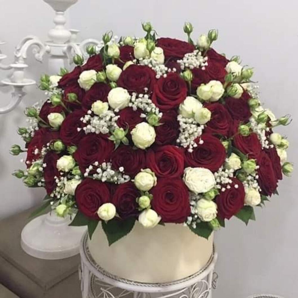 Цветы в коробке